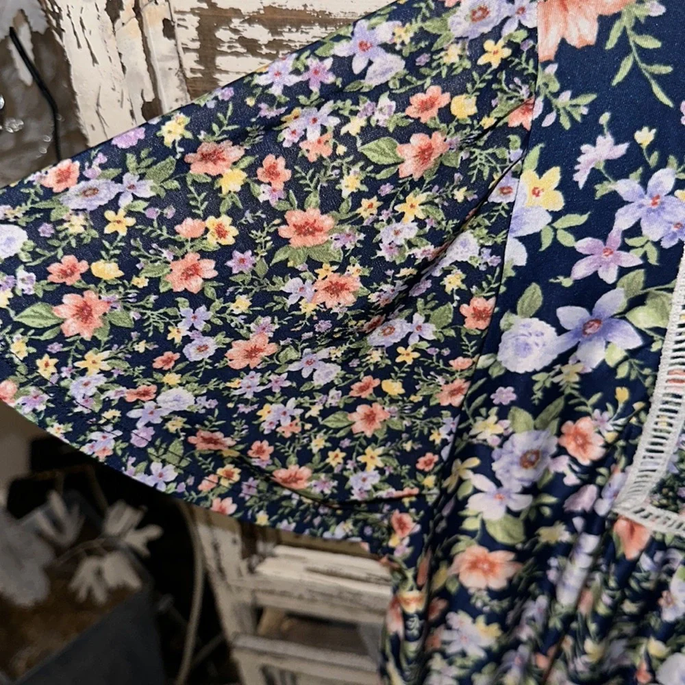 Exclusive one navy blouse with pink flowers stick around neck with tie cute onex - Picture 5 of 6